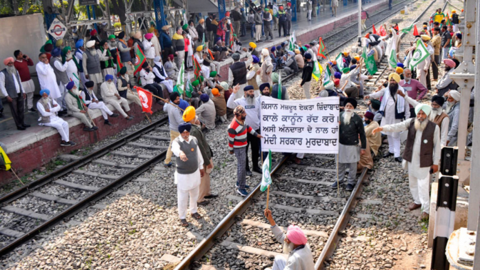 Indian Farmers in Punjab Block Railway Tracks n Protest
