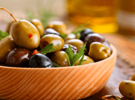 Olive Thefts Surge Amidst Declining Greek Olive Production