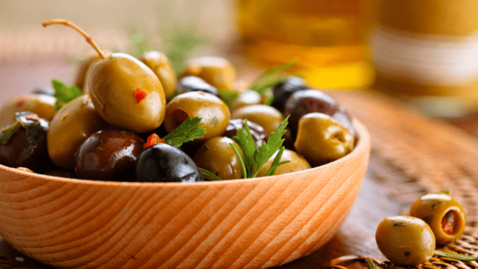 Olive Thefts Surge Amidst Declining Greek Olive Production