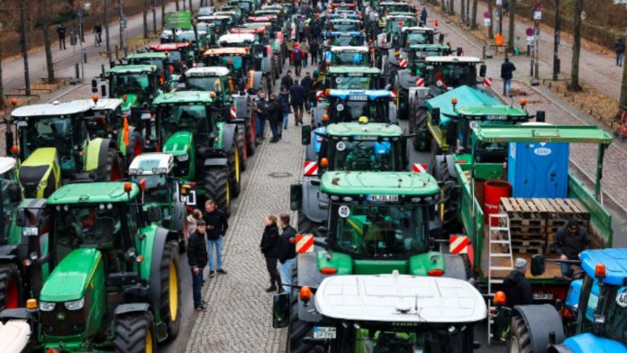 German Farmers Rev Engine Against Budget Cuts, Spark Coalition Discord